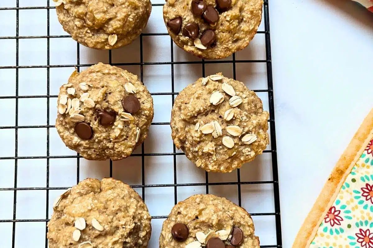 3 Ingredient Banana Oatmeal Muffins