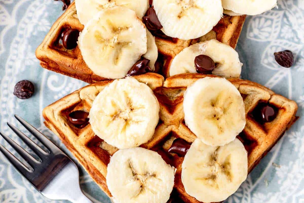 3-Ingredient Banana Oatmeal Waffles