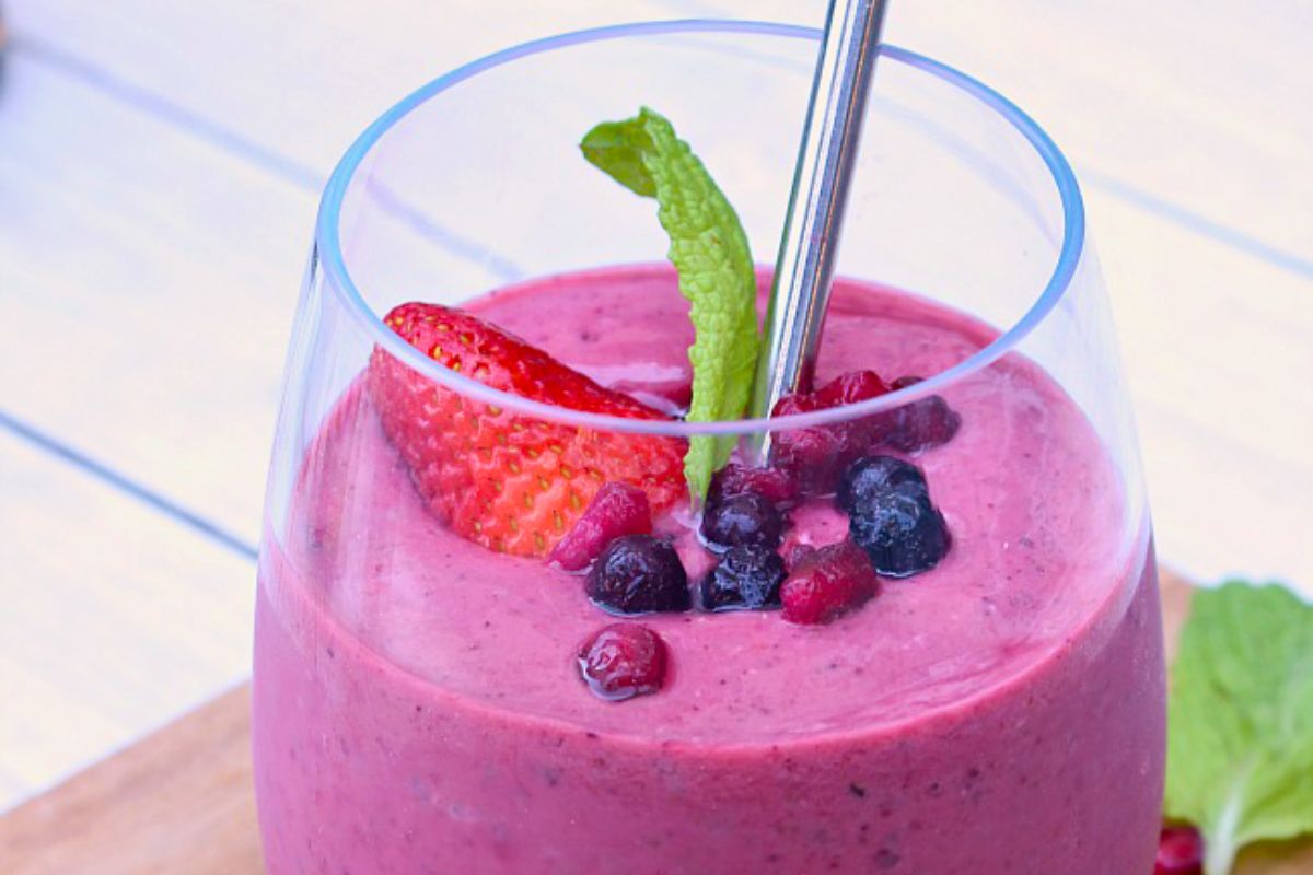 Berry Green Smoothie