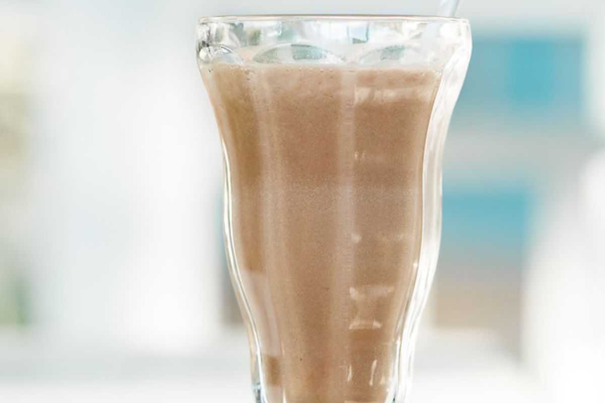 Chocolate Coconut Water Smoothie