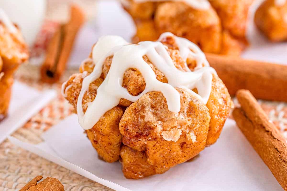 Cinnamon Roll Monkey Bread Muffins