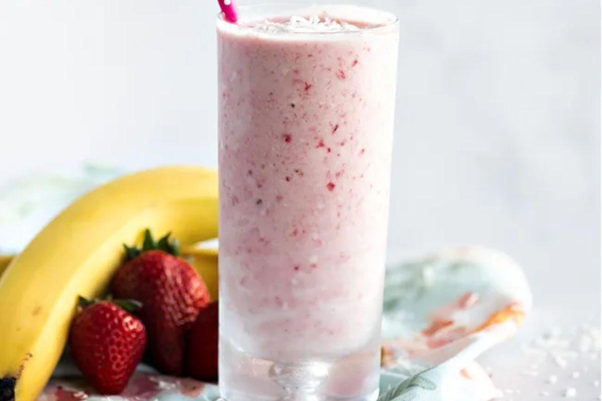 Coconut Milk Strawberry Banana Smoothie