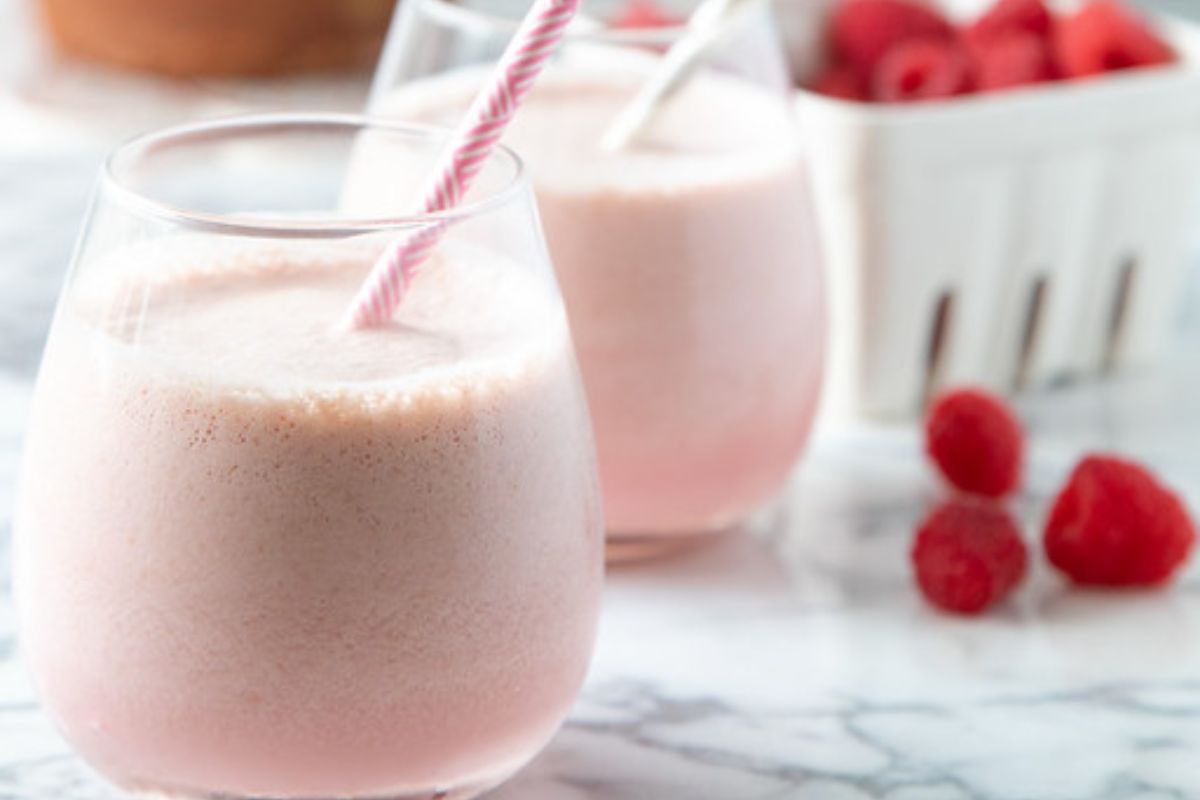 Raspberry Green Tea Smoothie