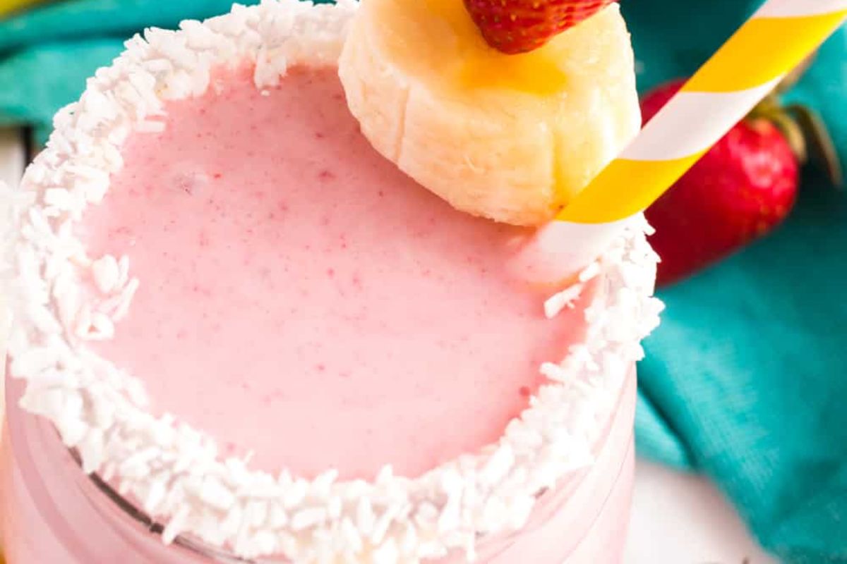 Strawberry Banana Coconut Milk Smoothie