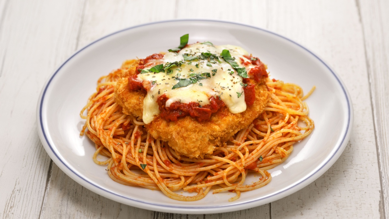 chicken parmesan pasta, American cuisine
