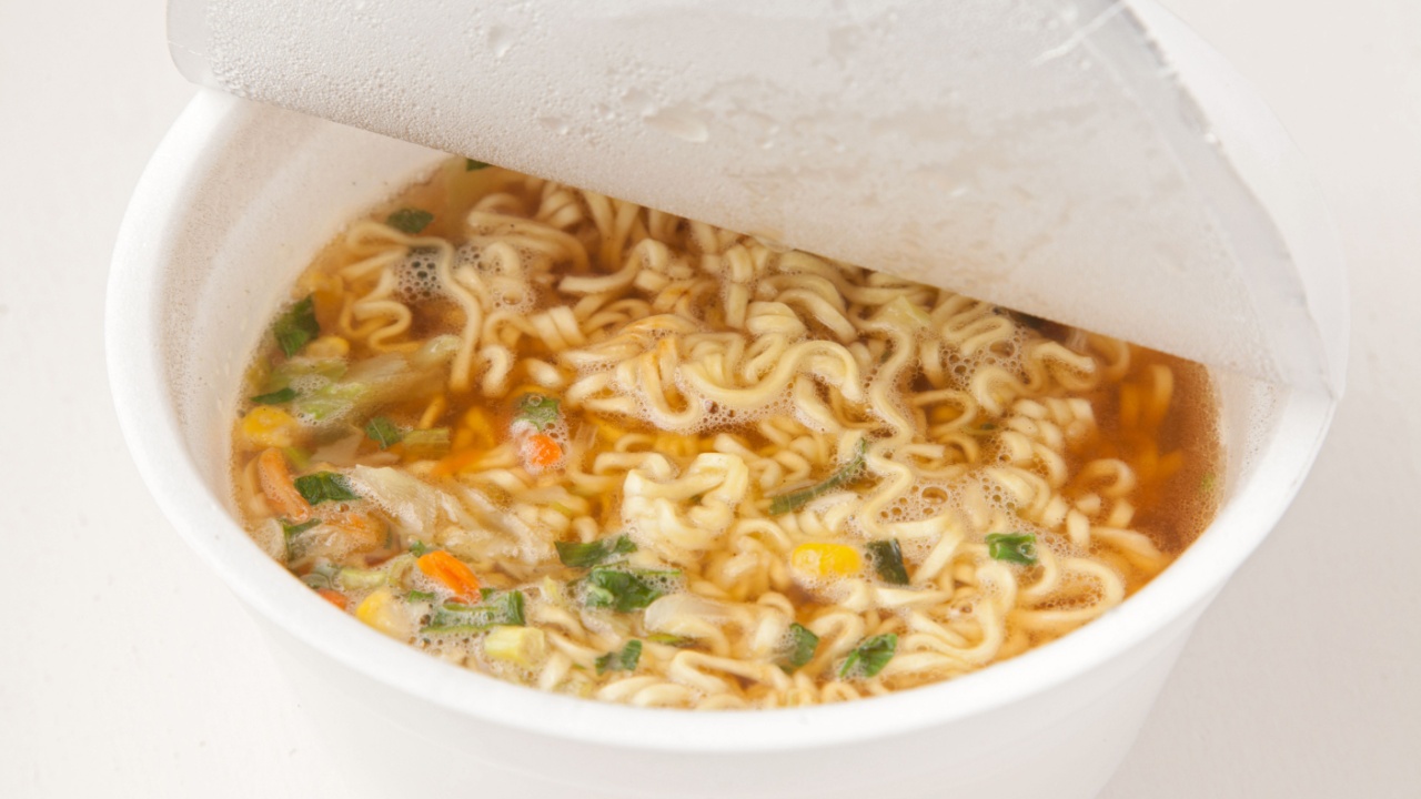 cup noodles; cup ramen