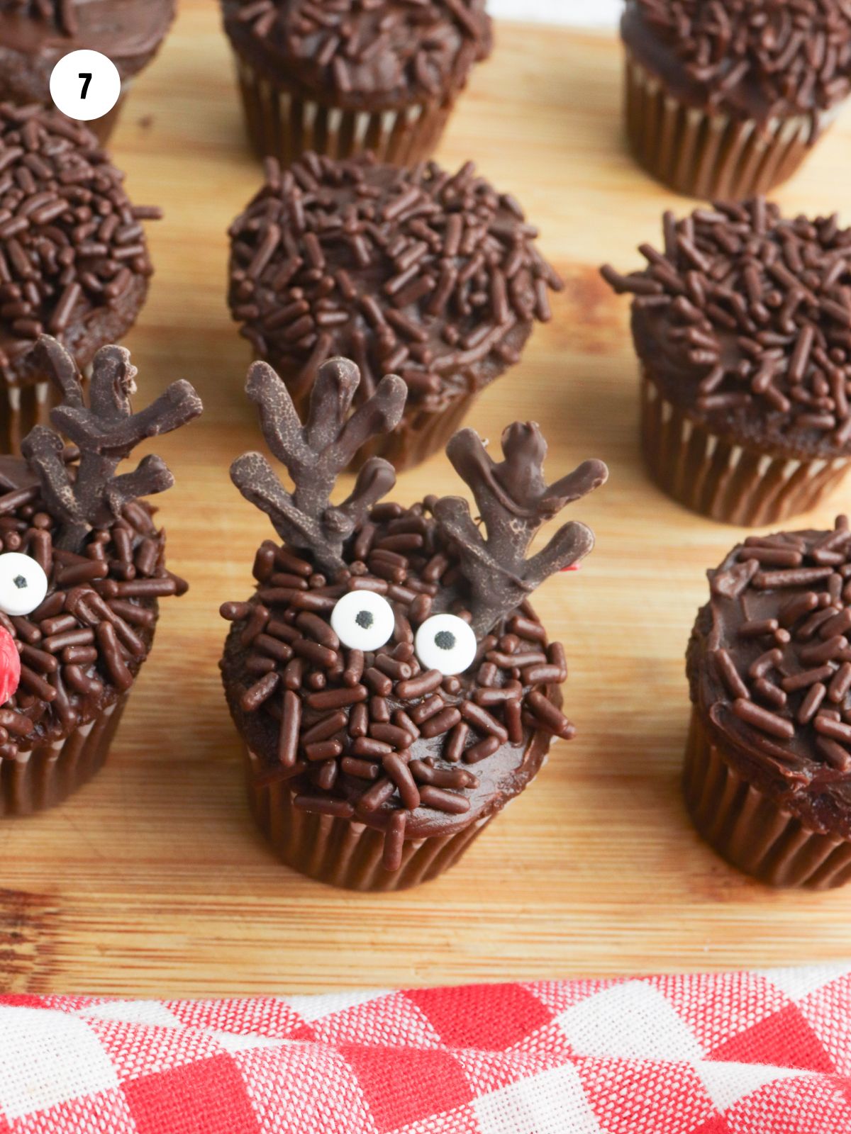 Candy eyes added just below the antlers.