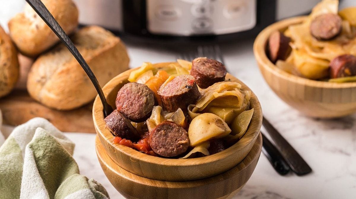 Easy Slow Cooker Kielbasa, Cabbage and Potatoes