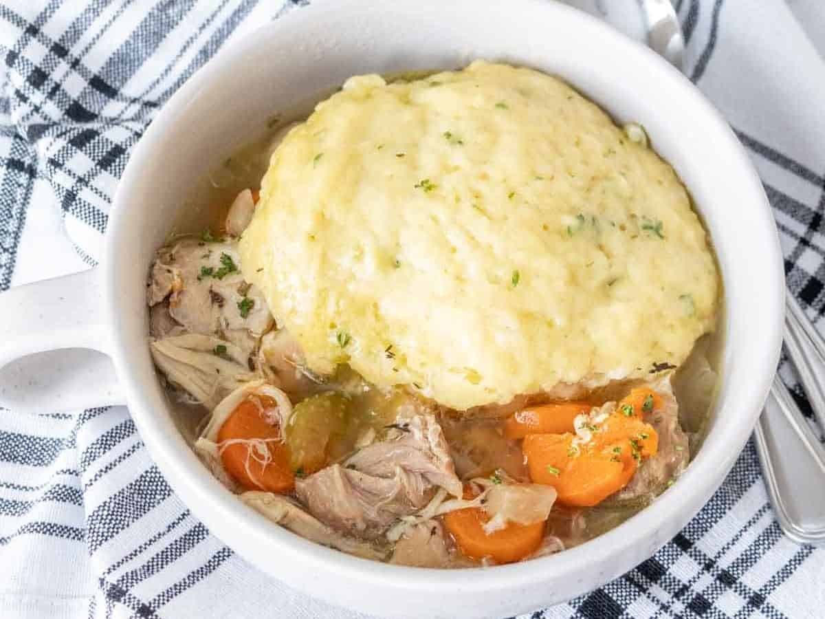 Slow Cooker Chicken and Dumplings