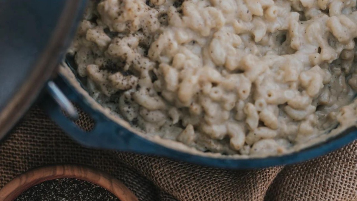 Dutch Oven Mac and Cheese