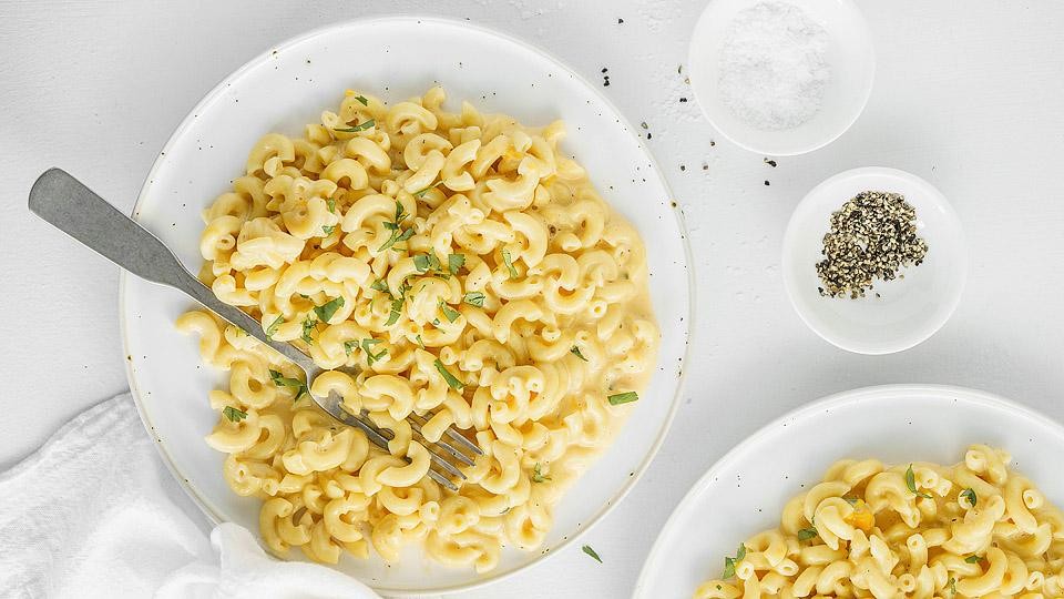 The BEST EVER Instant Pot Creamy Macaroni and Cheese
