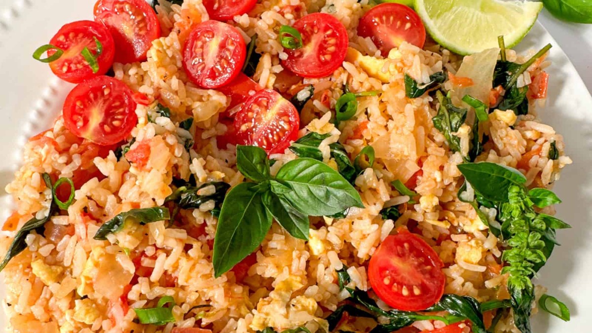 Basil Fried Rice: Delicious Thai-Inspired Recipe