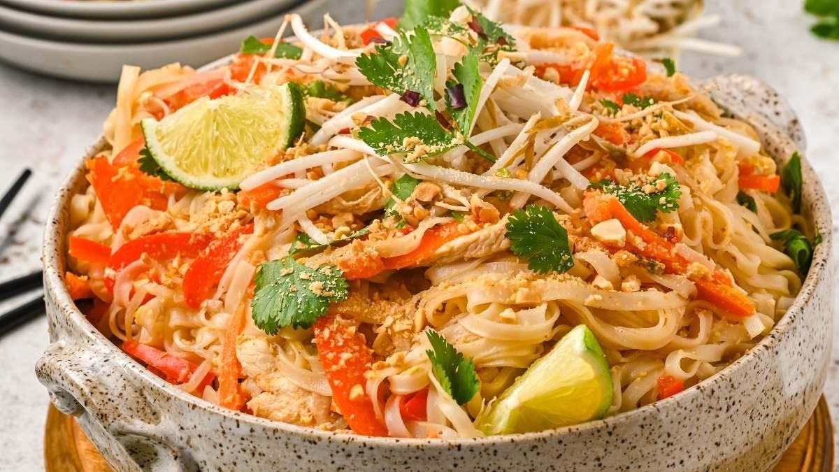 Easy Chicken Pad Thai