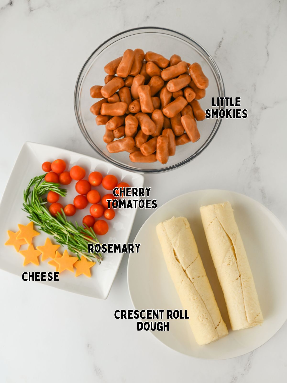 Ingredients for pigs in a blanket wreath.