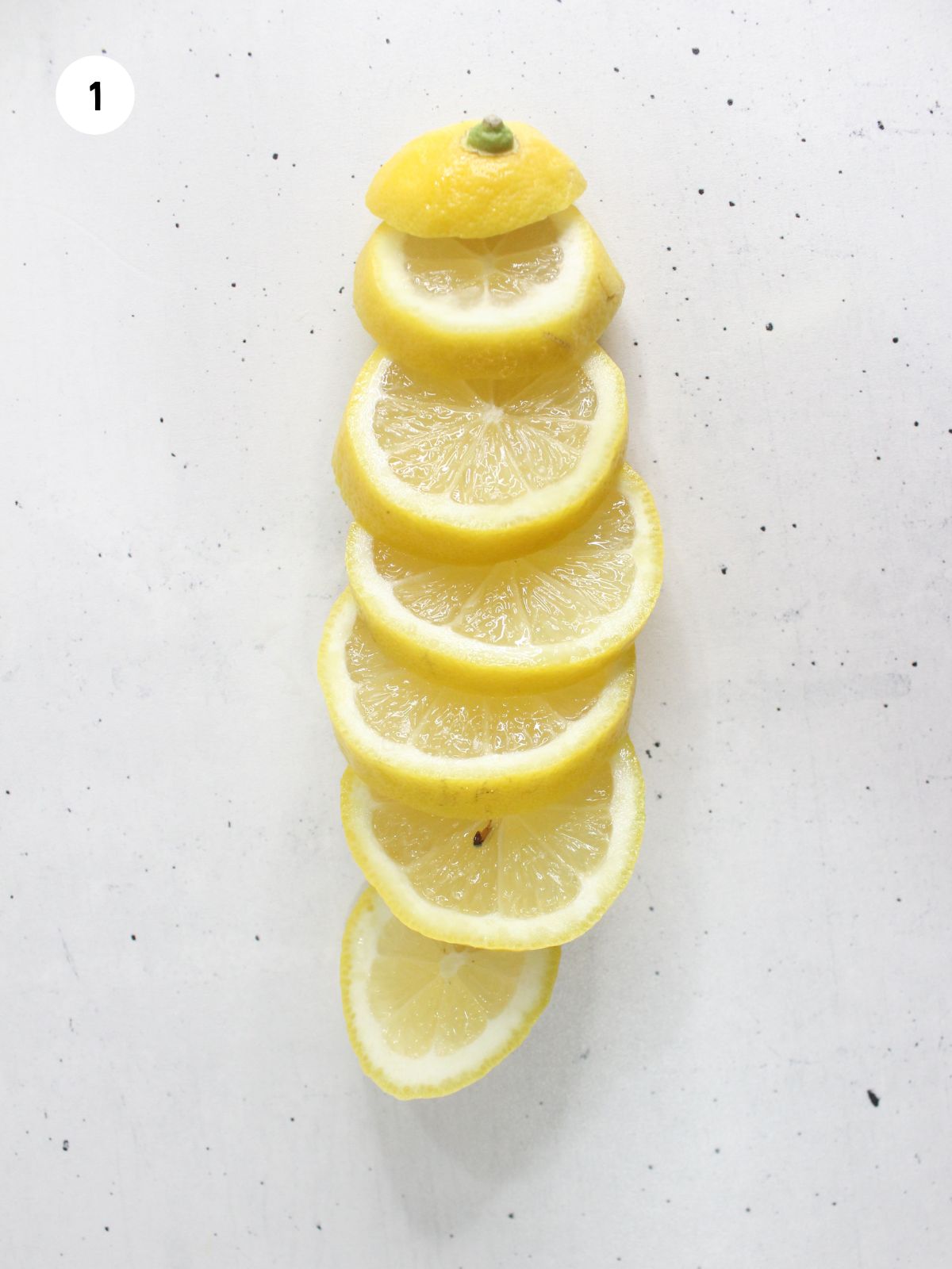 Sliced lemon.