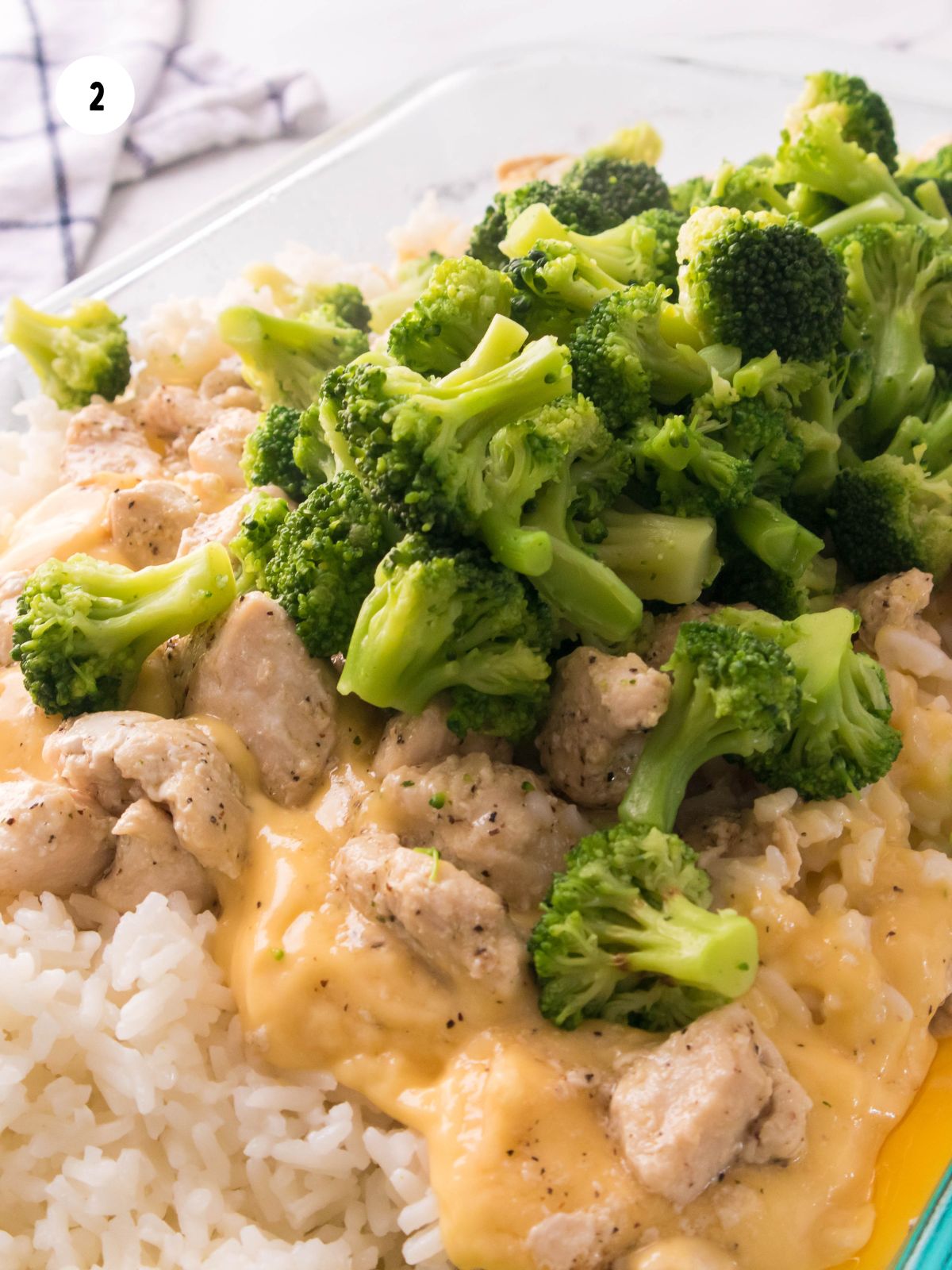 Combine cooked chicken, broccoli, soup and rice together.